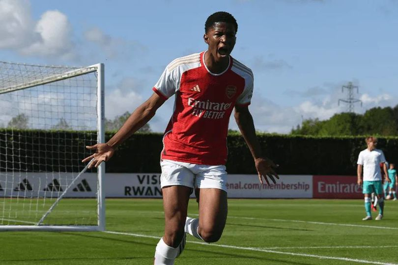 Chido Obi-Martin beraksi bersama Arsenal U-18. (c) Dok. Arsenal