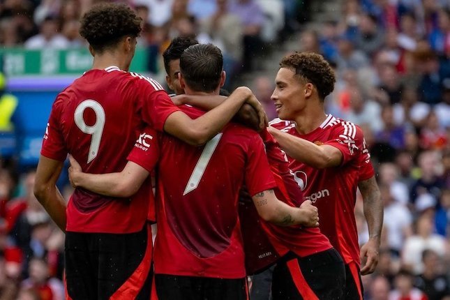 Skuad Manchester United merayakan gol Amad Diallo ke gawang Rangers, Sabtu (21/7/2024) (c) Premier League Official